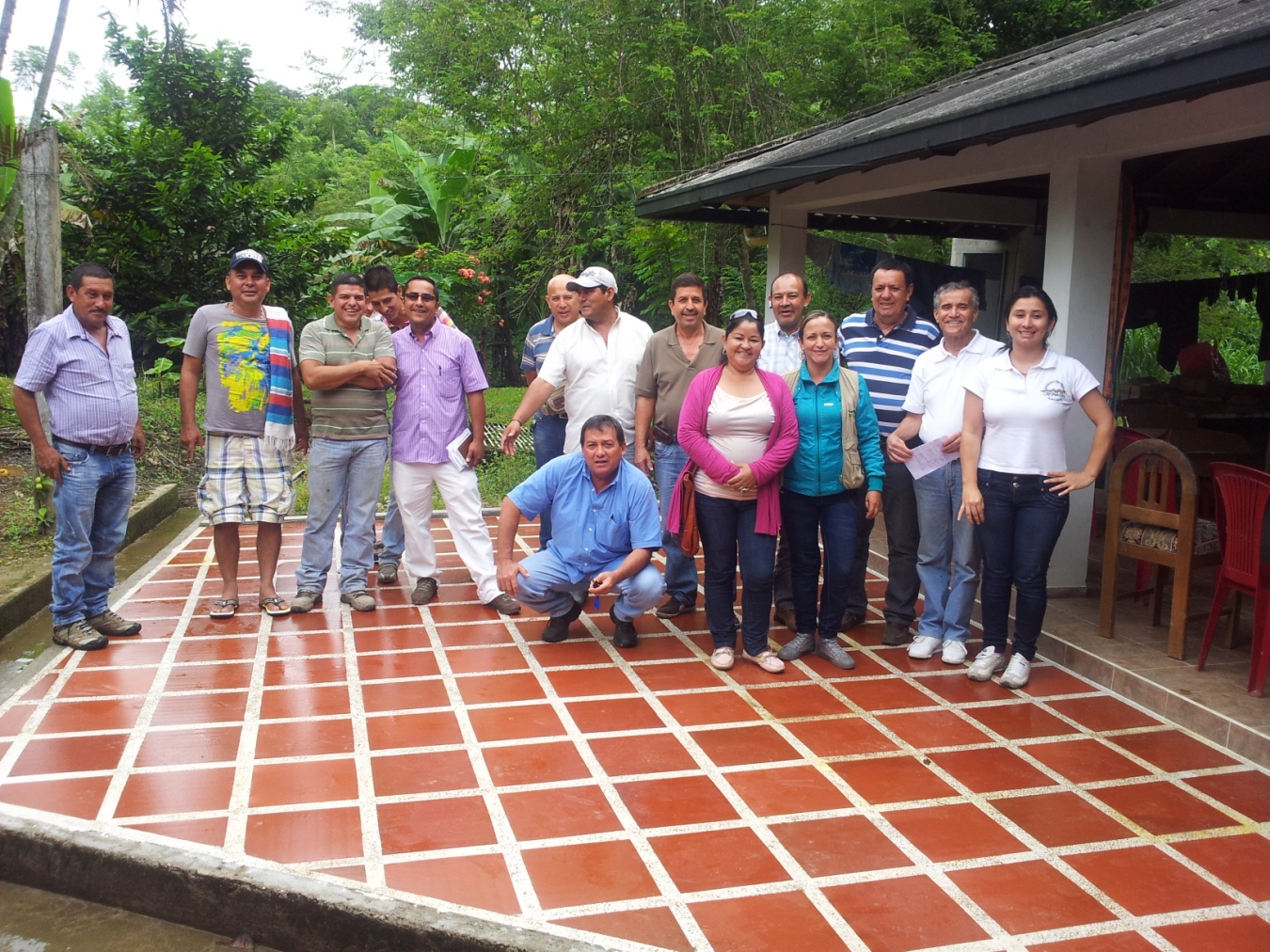 Taller con transformadores de madera para definir productos maderables Taller con transformadores de madera para definir productos maderables