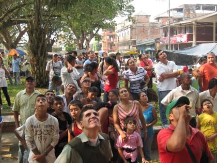 Comunidad de Puerto Asís Comunidad de Puerto Asís reunida en el parque